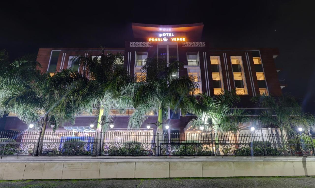 Treebo Premium Pearl Avenue, Ring Road Otel Dehradun Dış mekan fotoğraf
